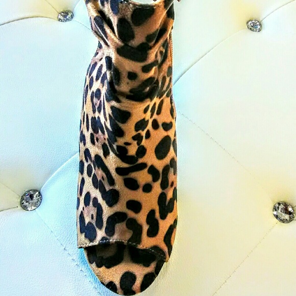 Leopard Ankle Bootys - Picture 7 of 8